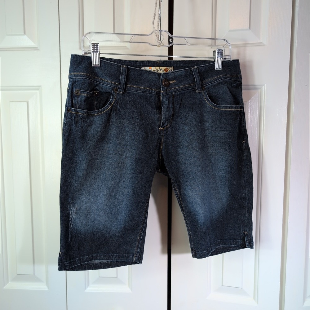 Tyte Jeans Womens Dark Wash Denim Bermuda Shorts Size 13 Low Rise Stretch